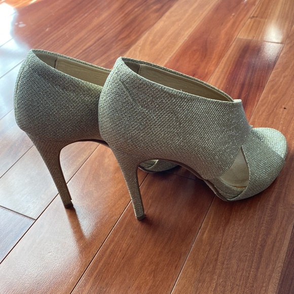 Chinese Laundry Heels - Picture 4 of 13